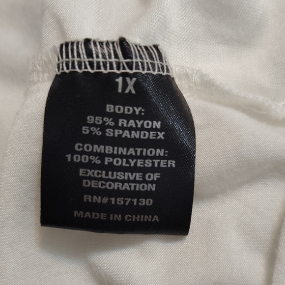 Leopard Sleeve Graphic Women's Tee - Picture 6 of 7